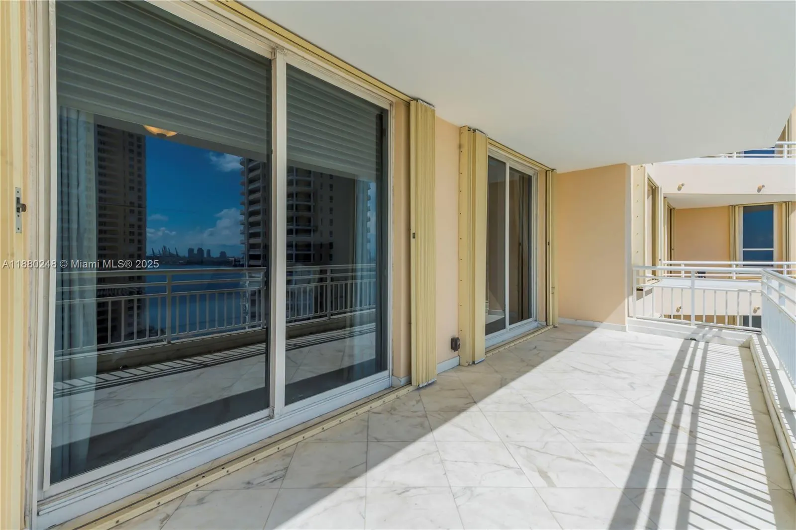 888 Brickell Key Dr, #1807