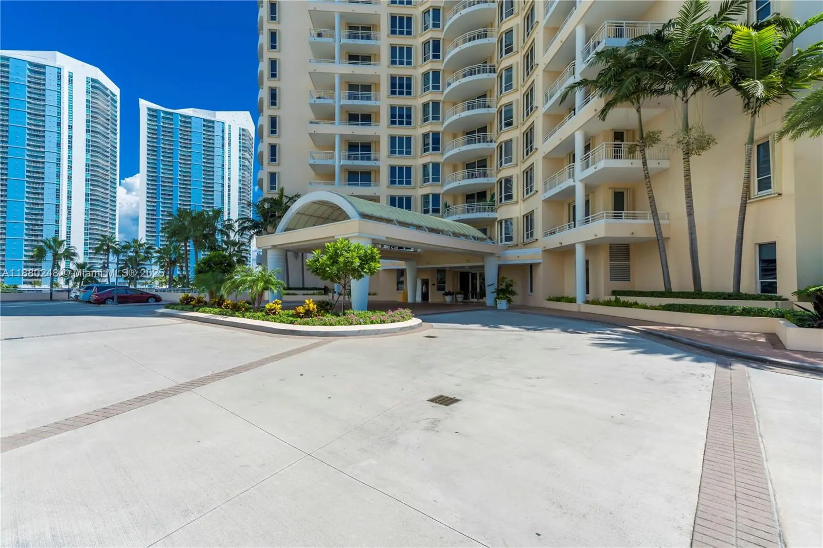888 Brickell Key Dr, #1807