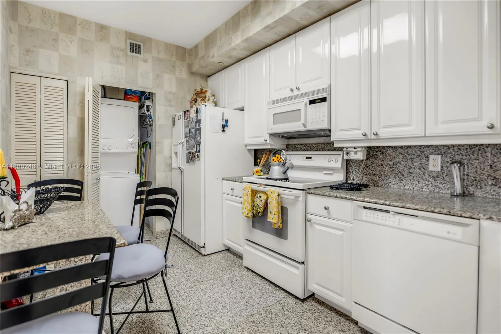888 Brickell Key Dr, #1807