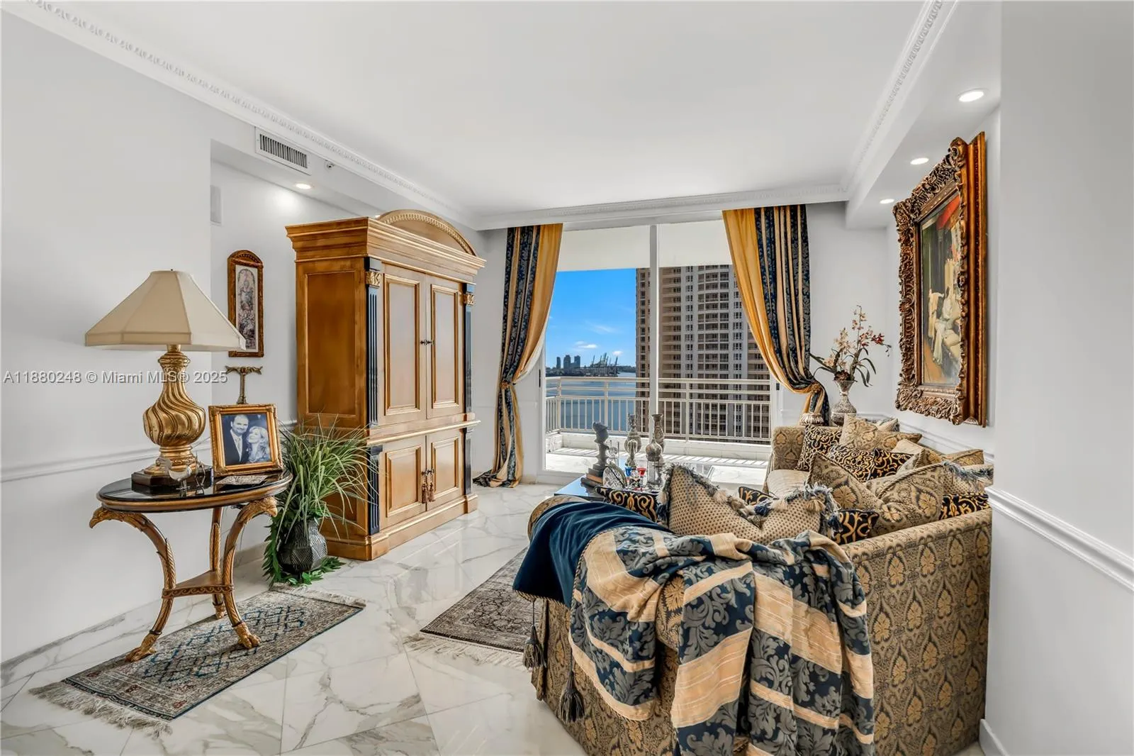 888 Brickell Key Dr, #1807