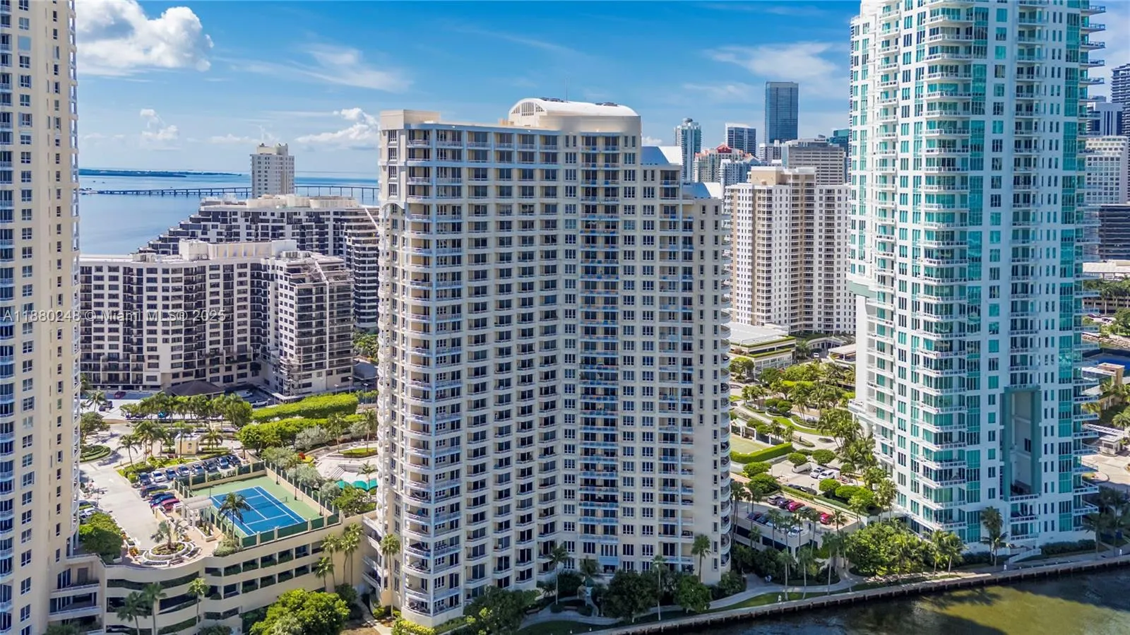 888 Brickell Key Dr, #1807