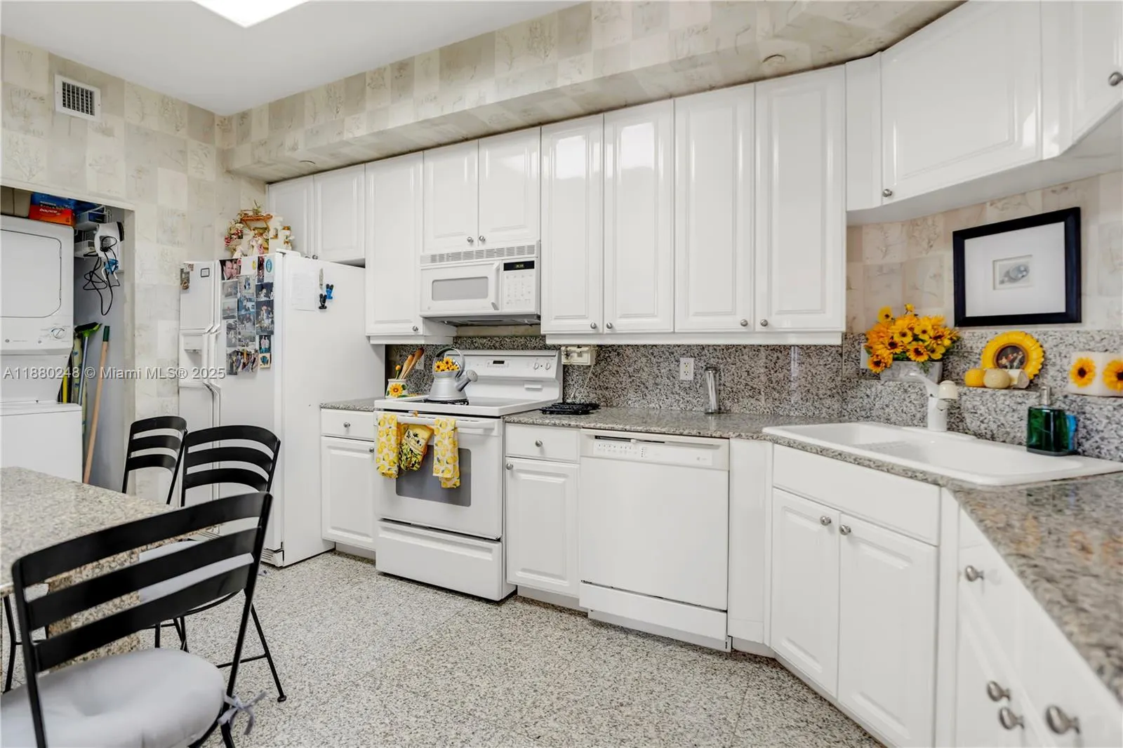 888 Brickell Key Dr, #1807