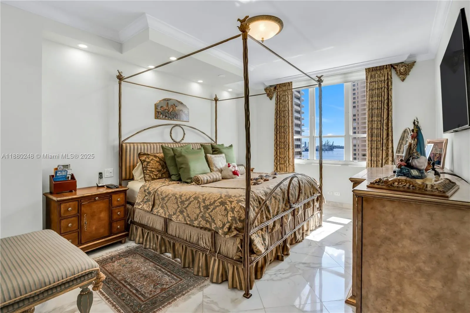 888 Brickell Key Dr, #1807