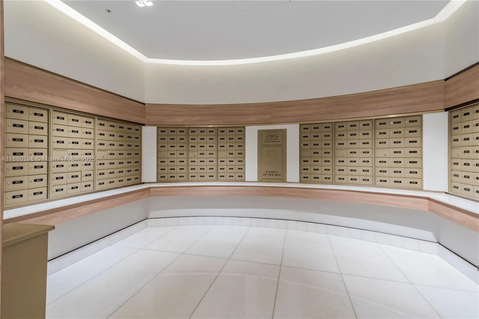 888 Brickell Key Dr, #1807