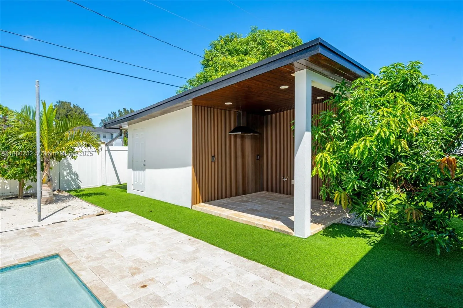 168 Granada Dr