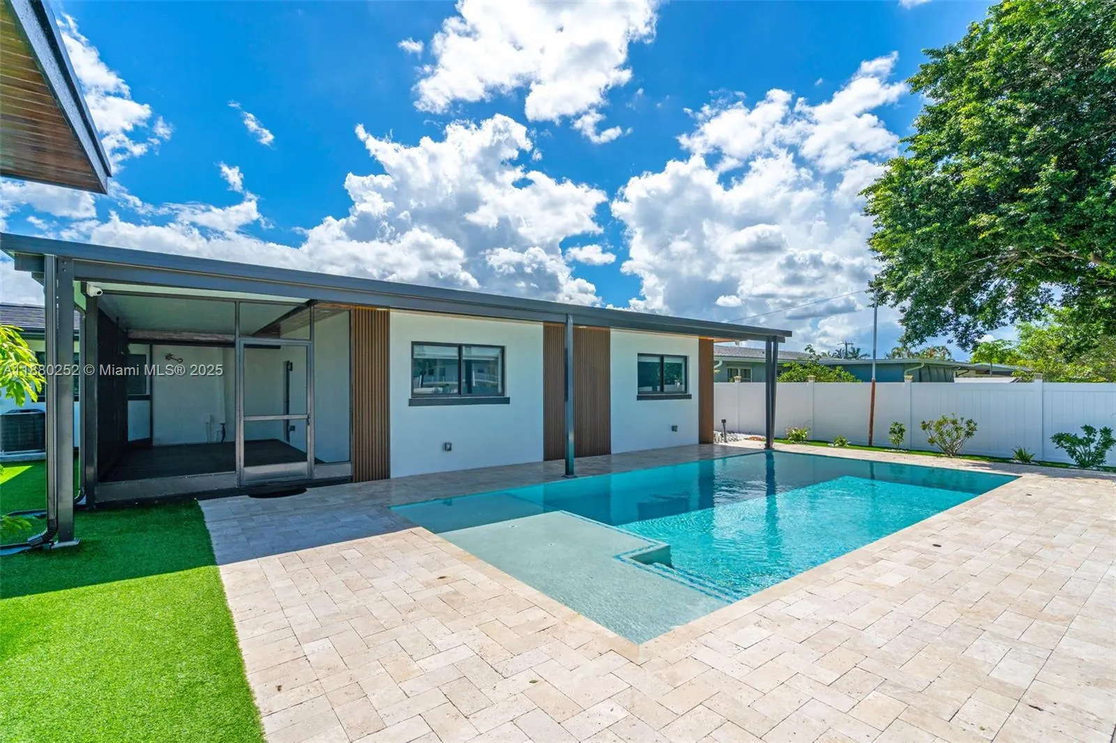 168 Granada Dr
