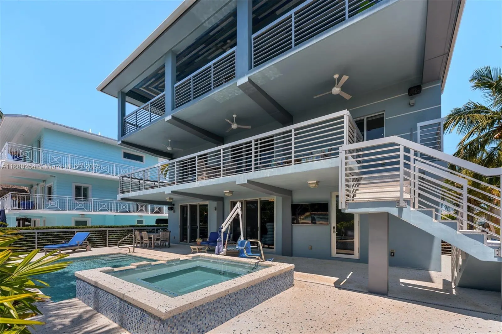 172 Venetian Dr