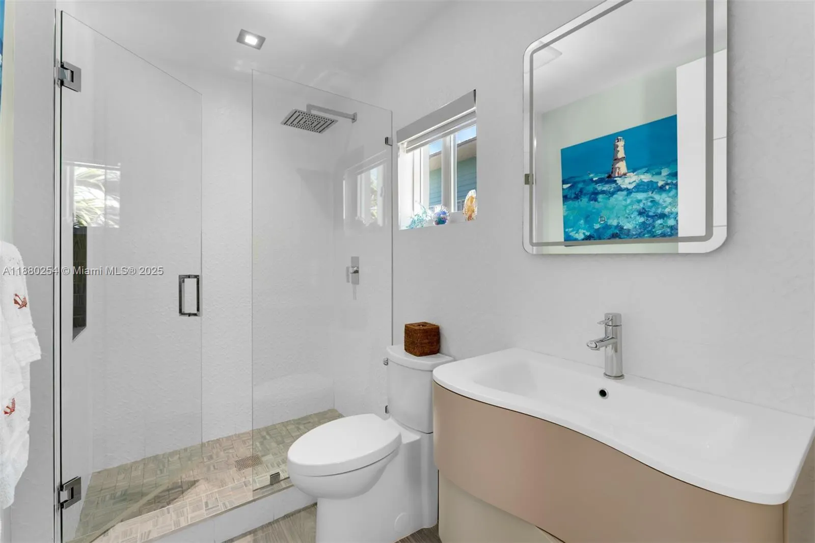172 Venetian Dr