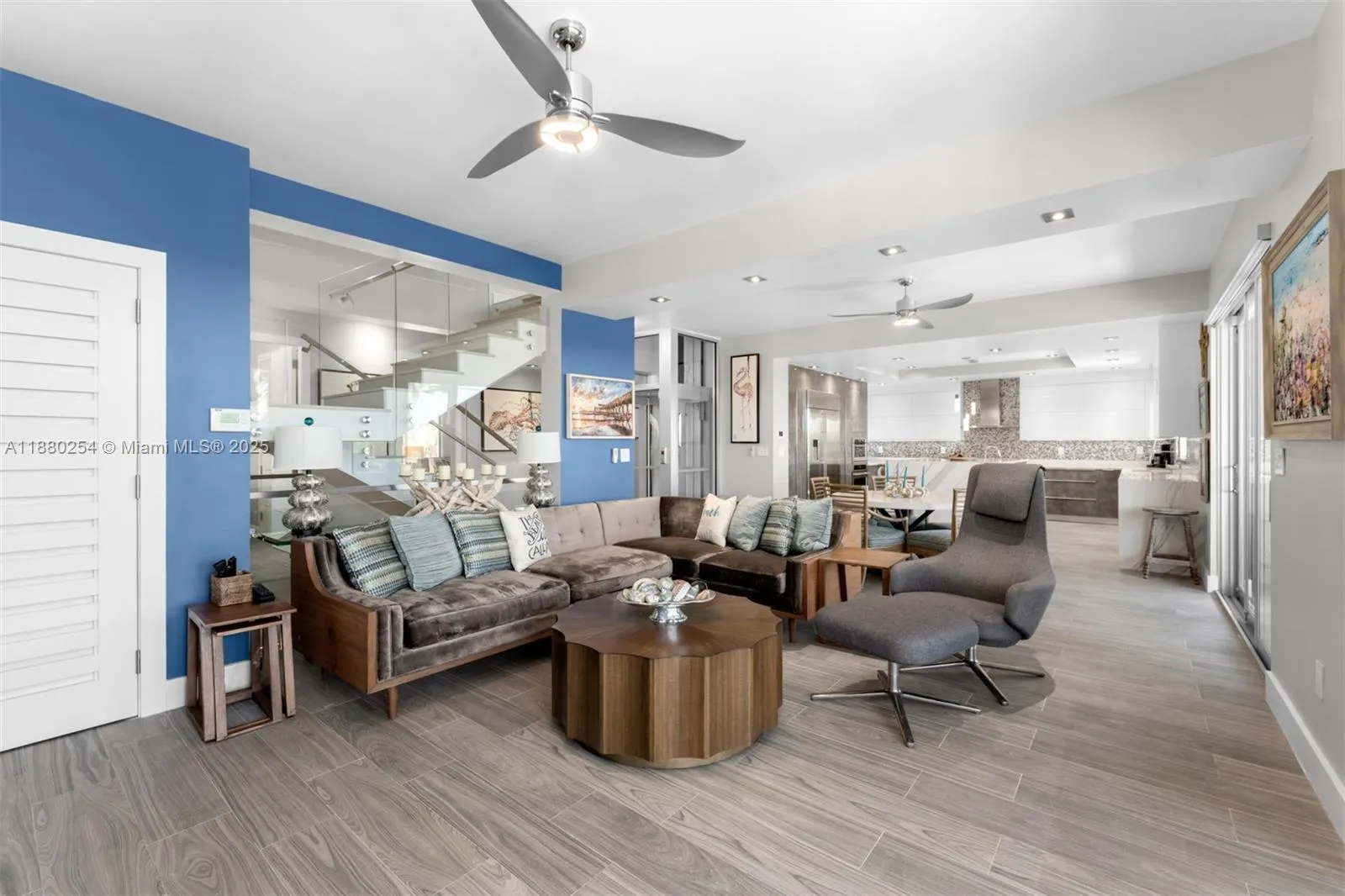 172 Venetian Dr