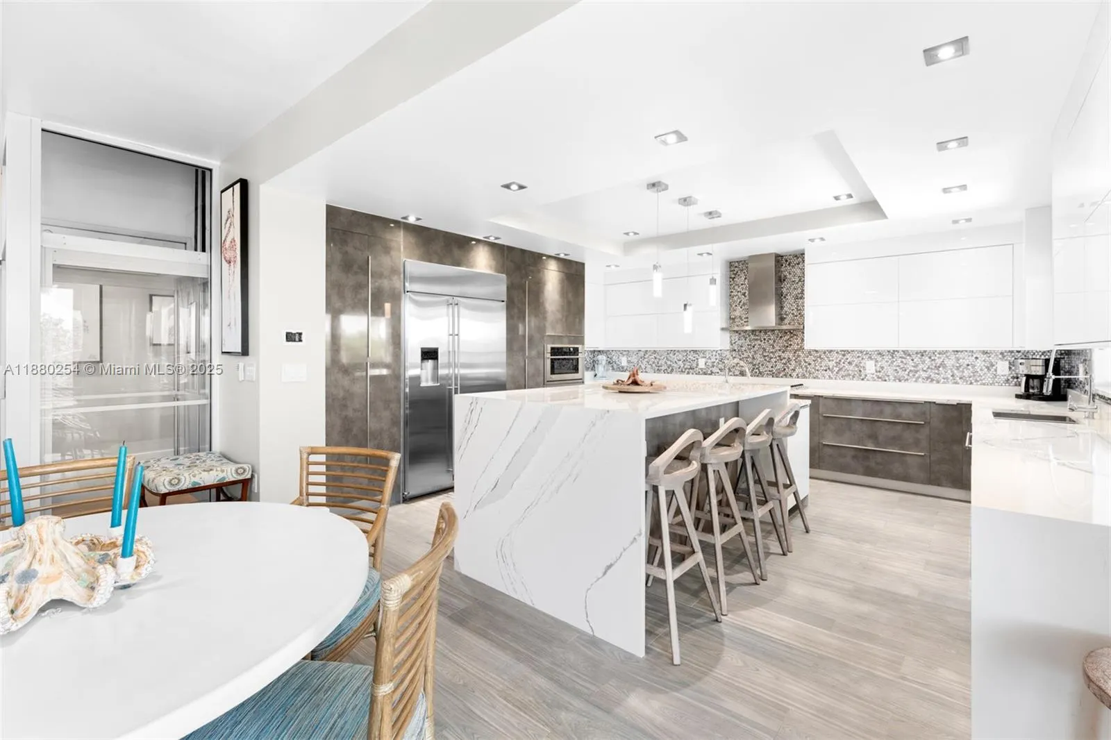 172 Venetian Dr