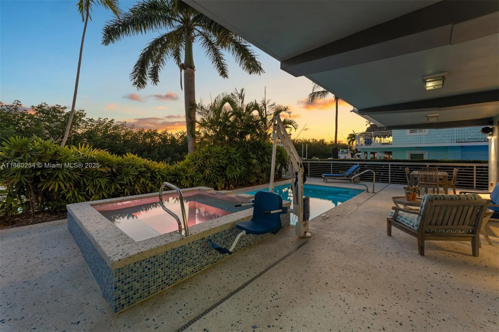 172 Venetian Dr