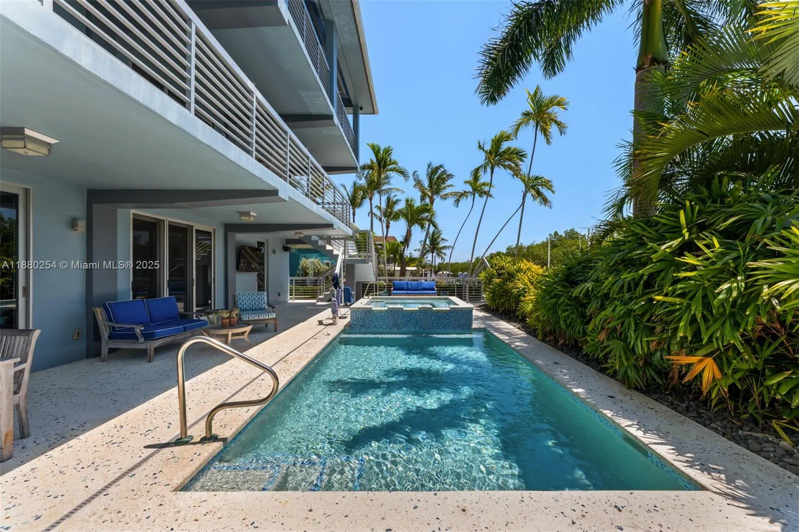 172 Venetian Dr