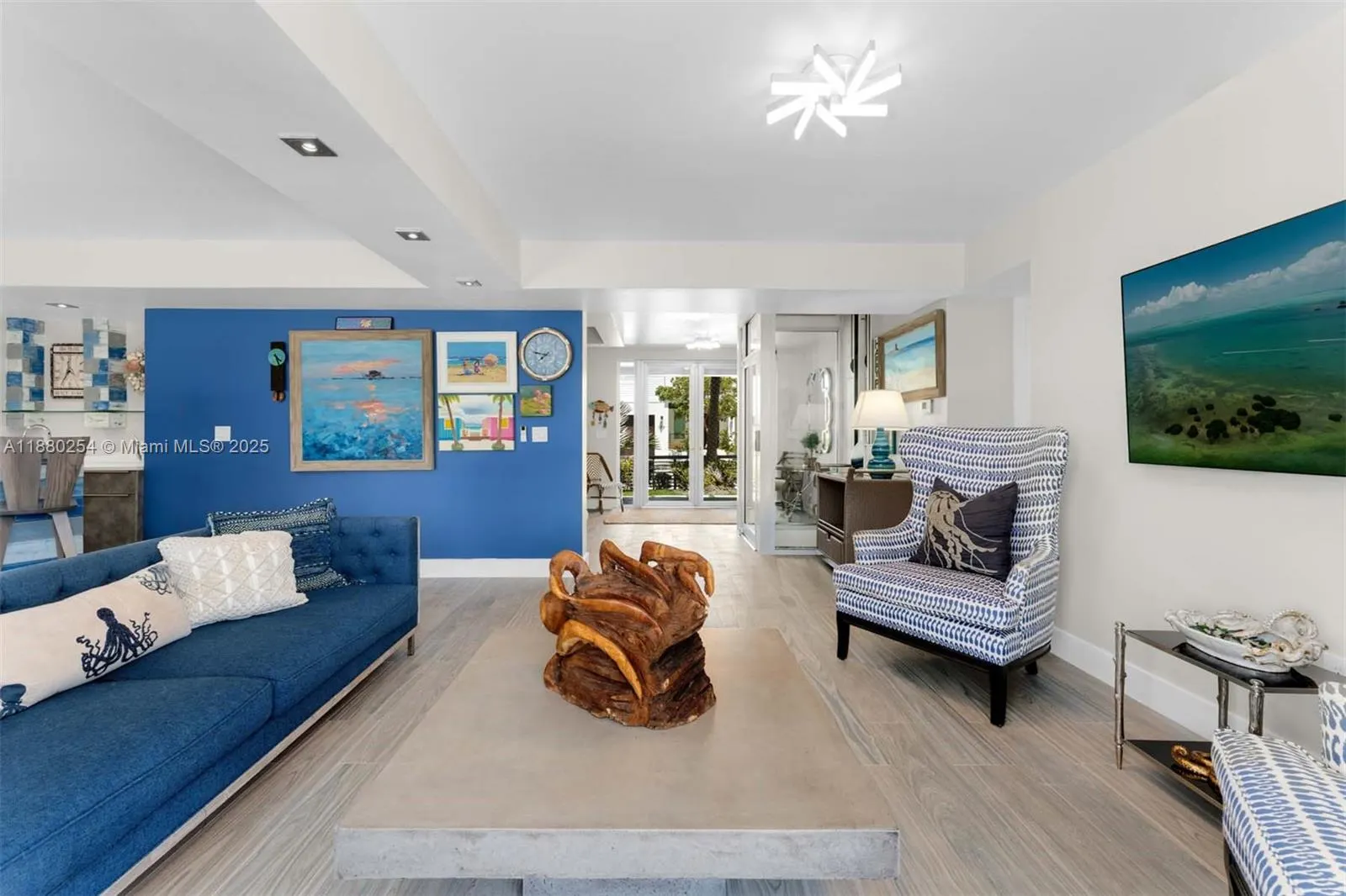172 Venetian Dr