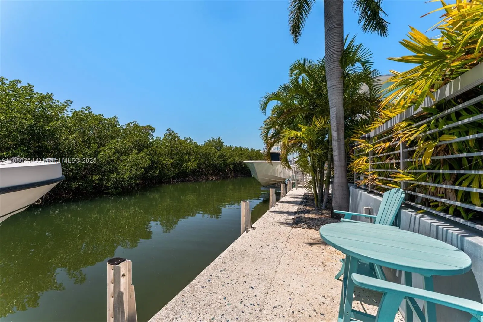 172 Venetian Dr