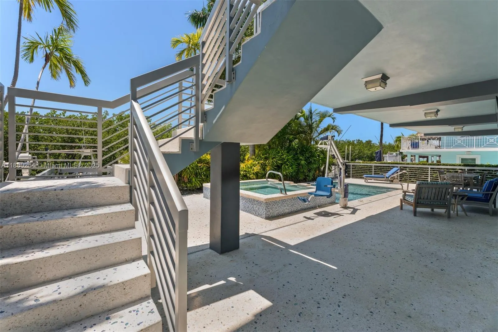172 Venetian Dr