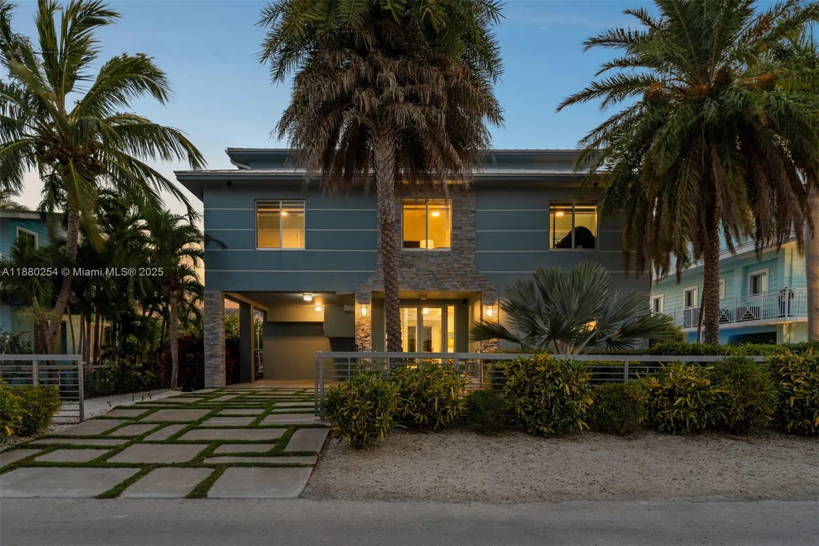 172 Venetian Dr