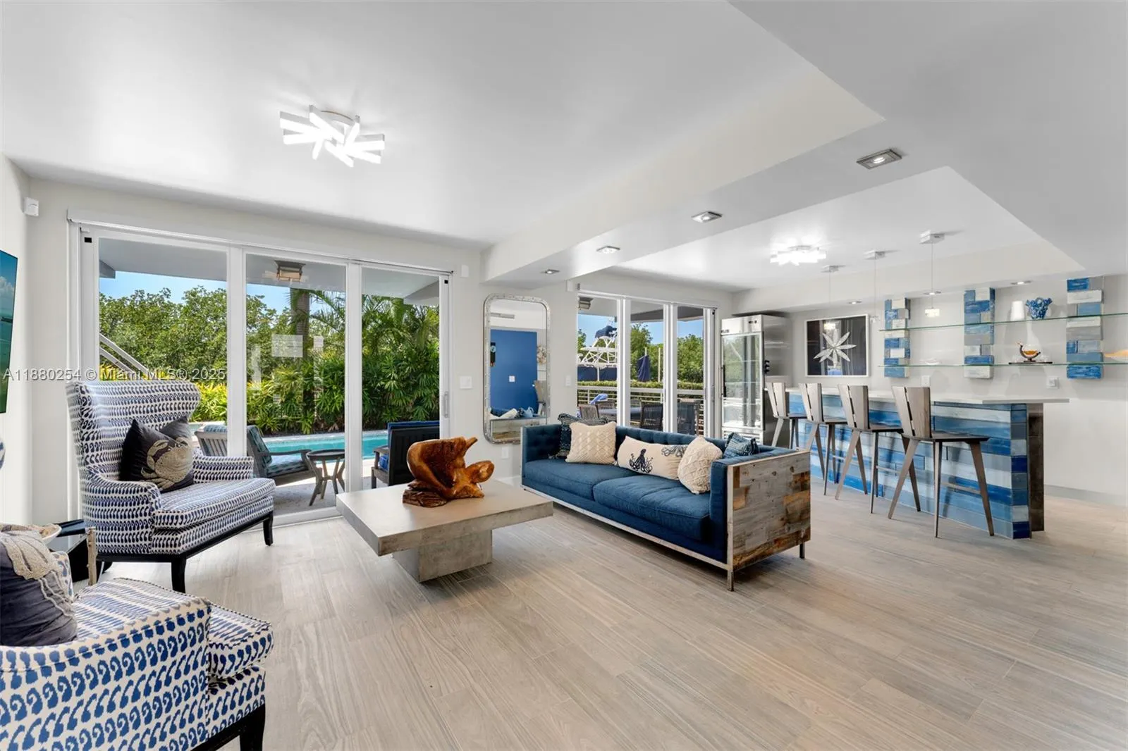 172 Venetian Dr