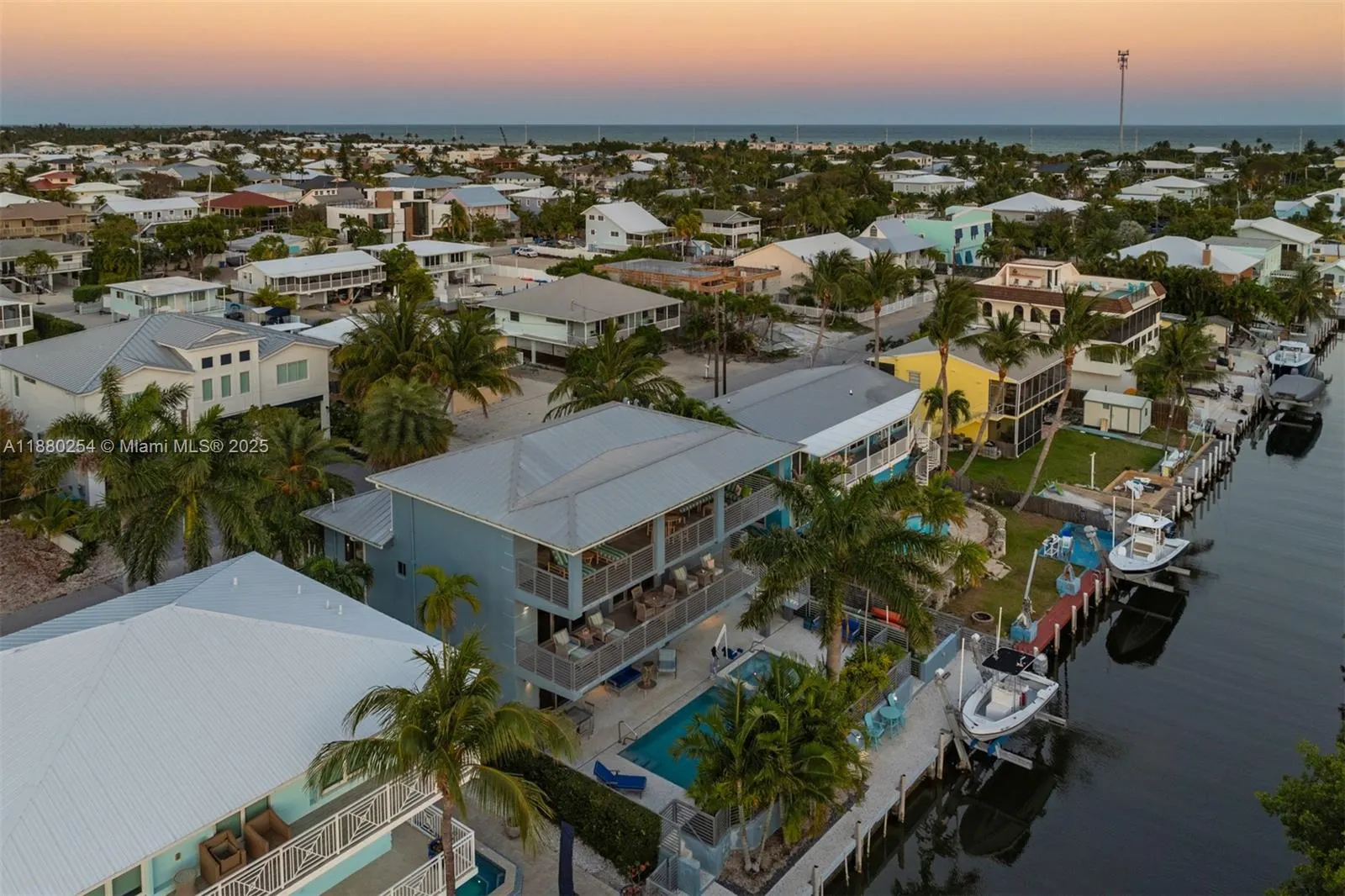 172 Venetian Dr