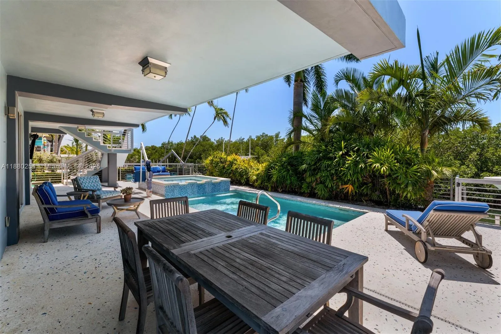 172 Venetian Dr