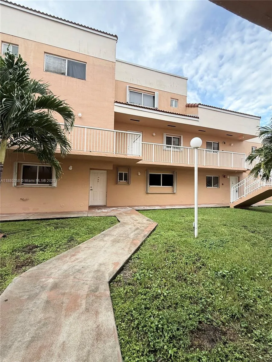 14915 SW 80th St, #111