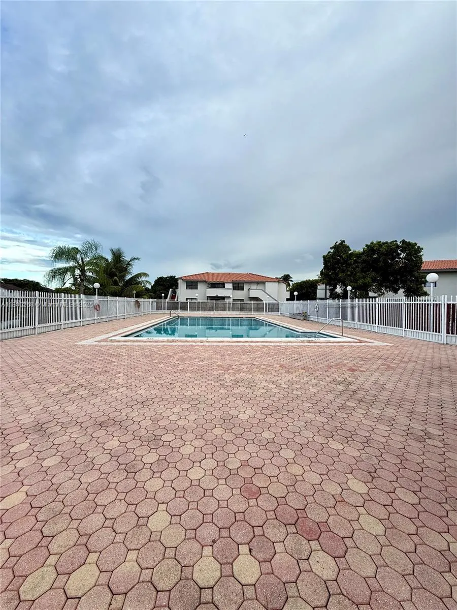14915 SW 80th St, #111