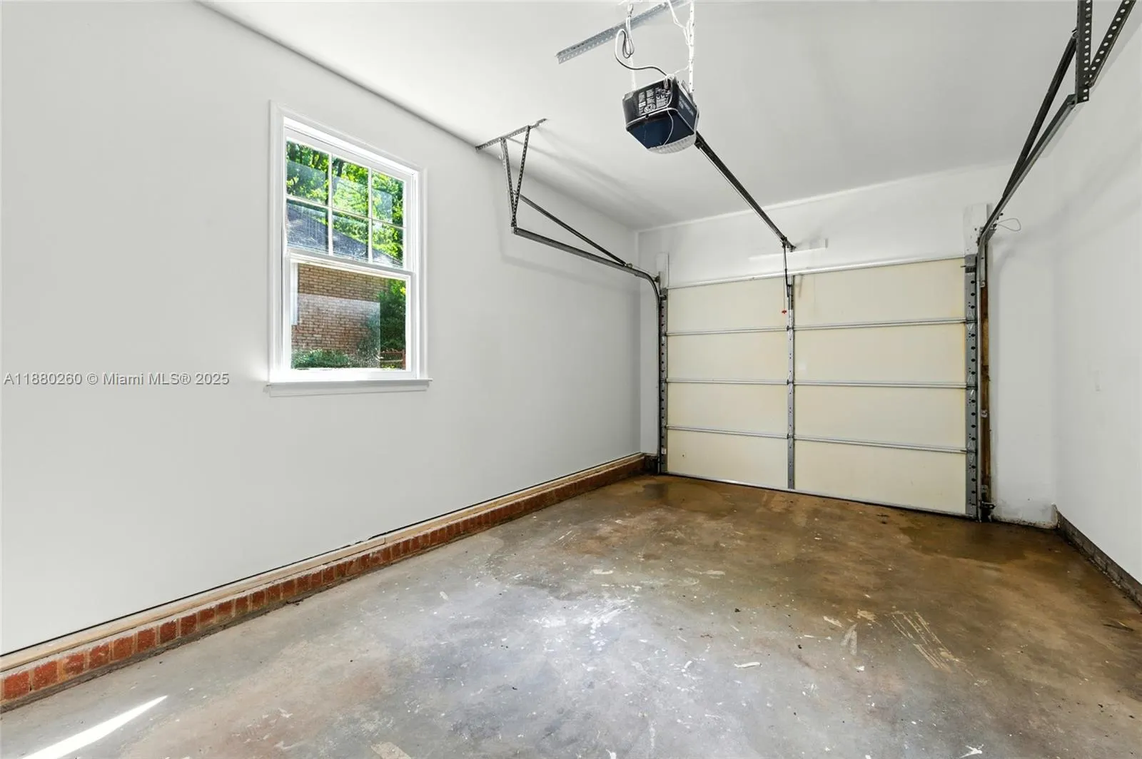 902 Vickie drive