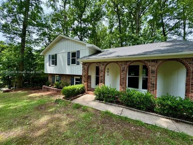 902 Vickie drive