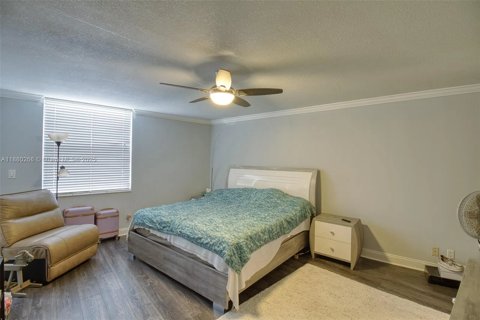 115 Lake Emerald Dr, #306