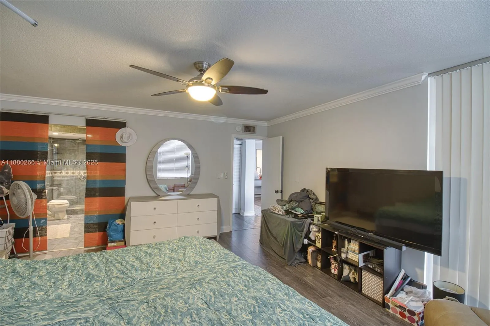 115 Lake Emerald Dr, #306