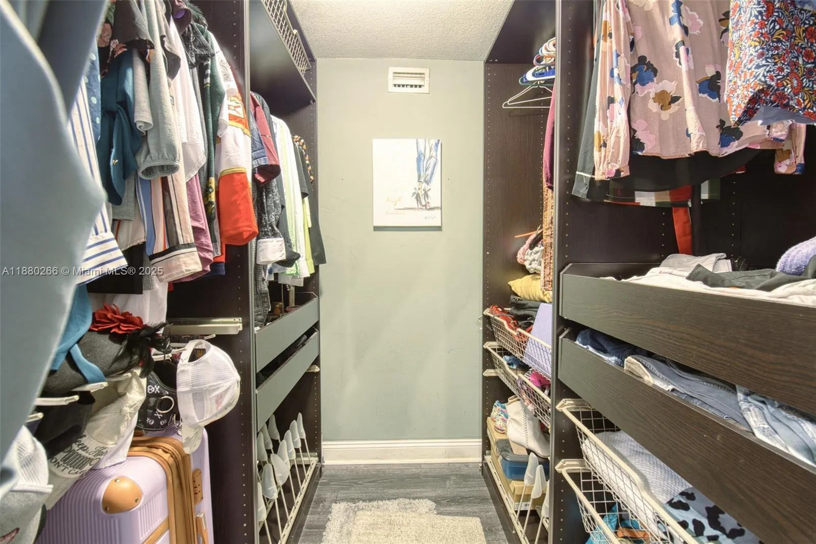 115 Lake Emerald Dr, #306