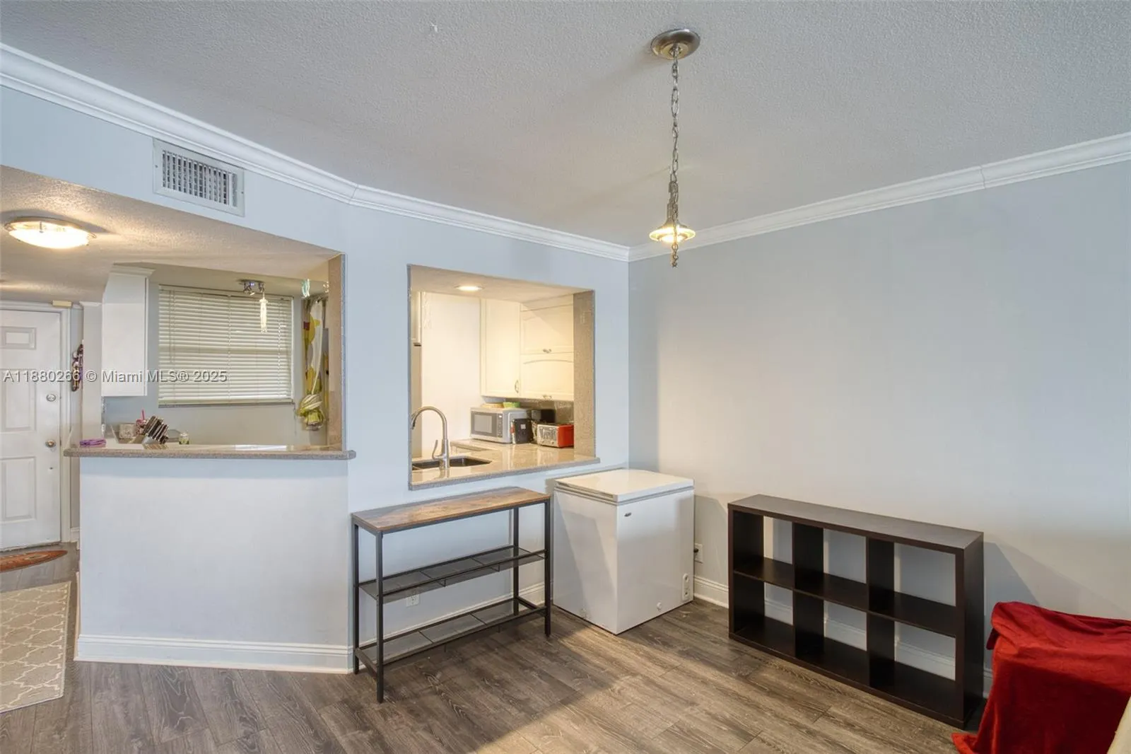 115 Lake Emerald Dr, #306