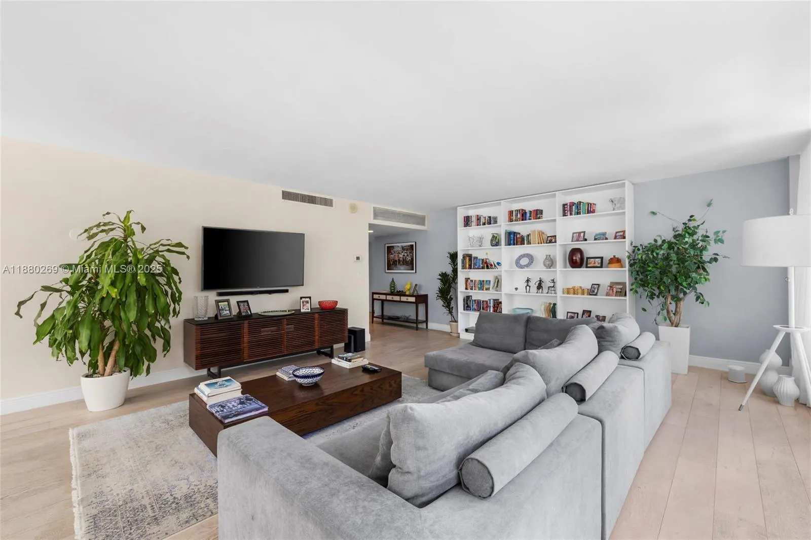 5660 Collins Ave, #2B