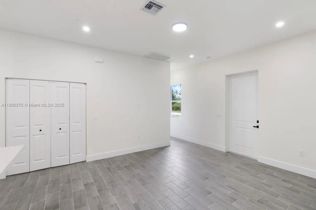 710 Peacock Ave