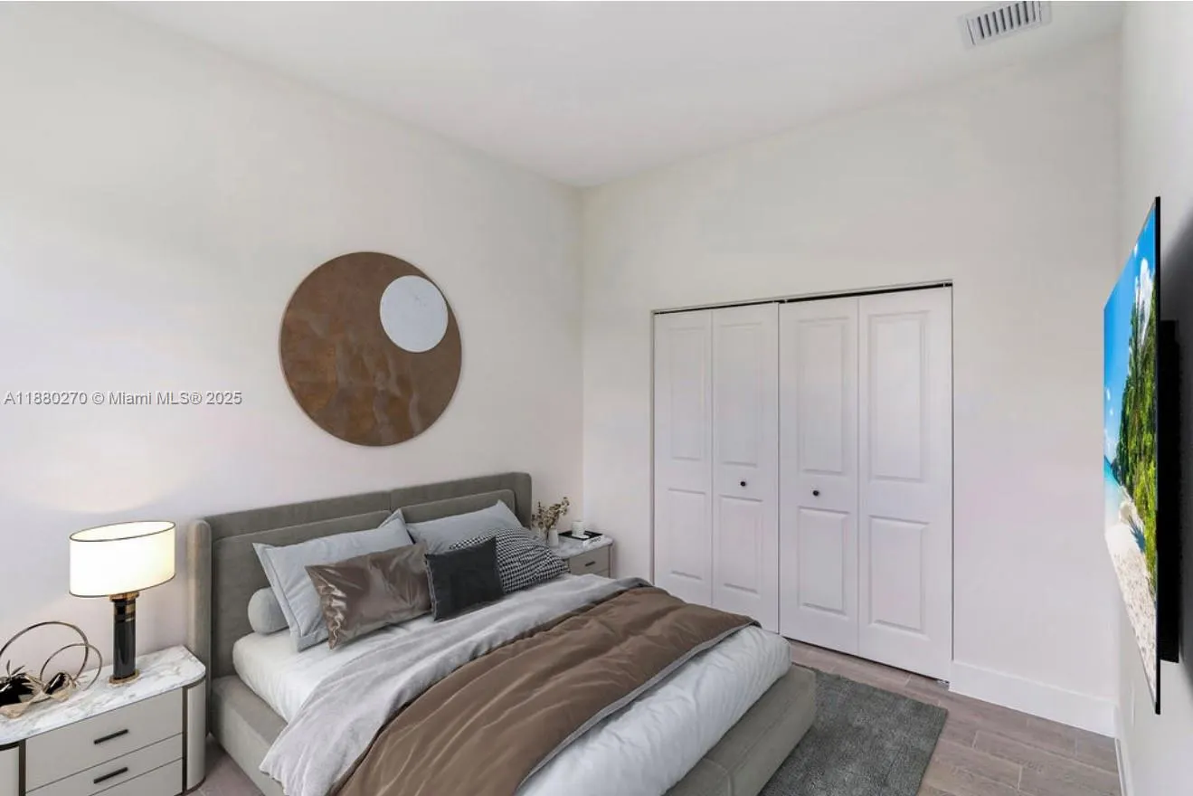 710 Peacock Ave