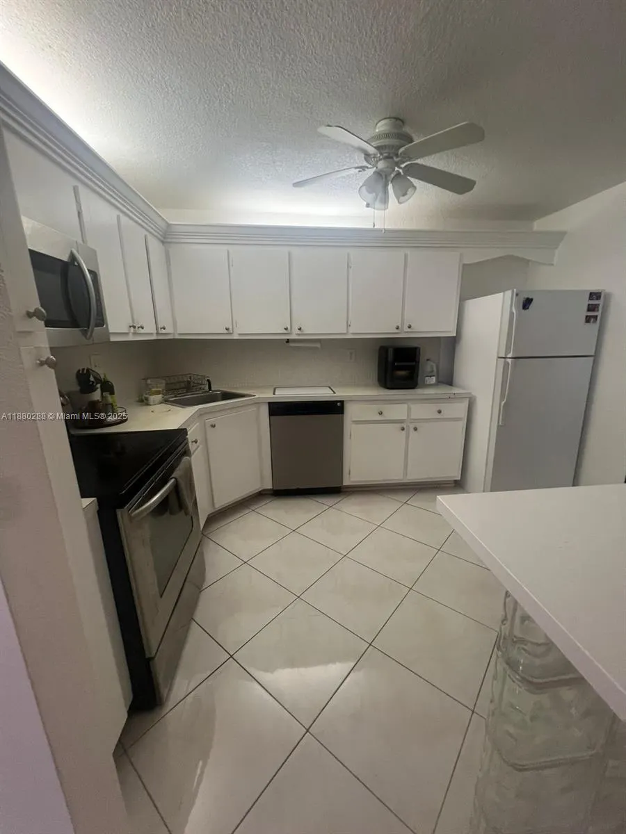 2750 NE 183rd St, #1612