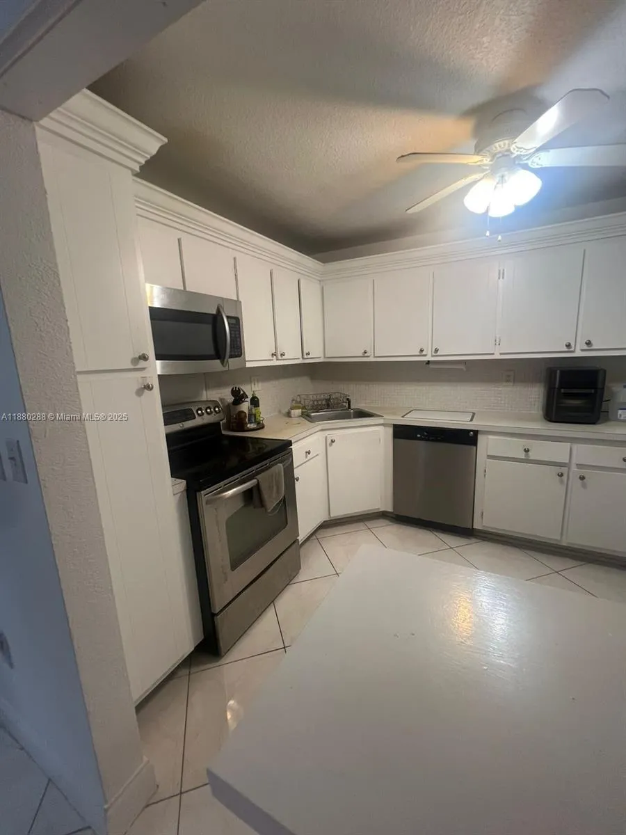 2750 NE 183rd St, #1612