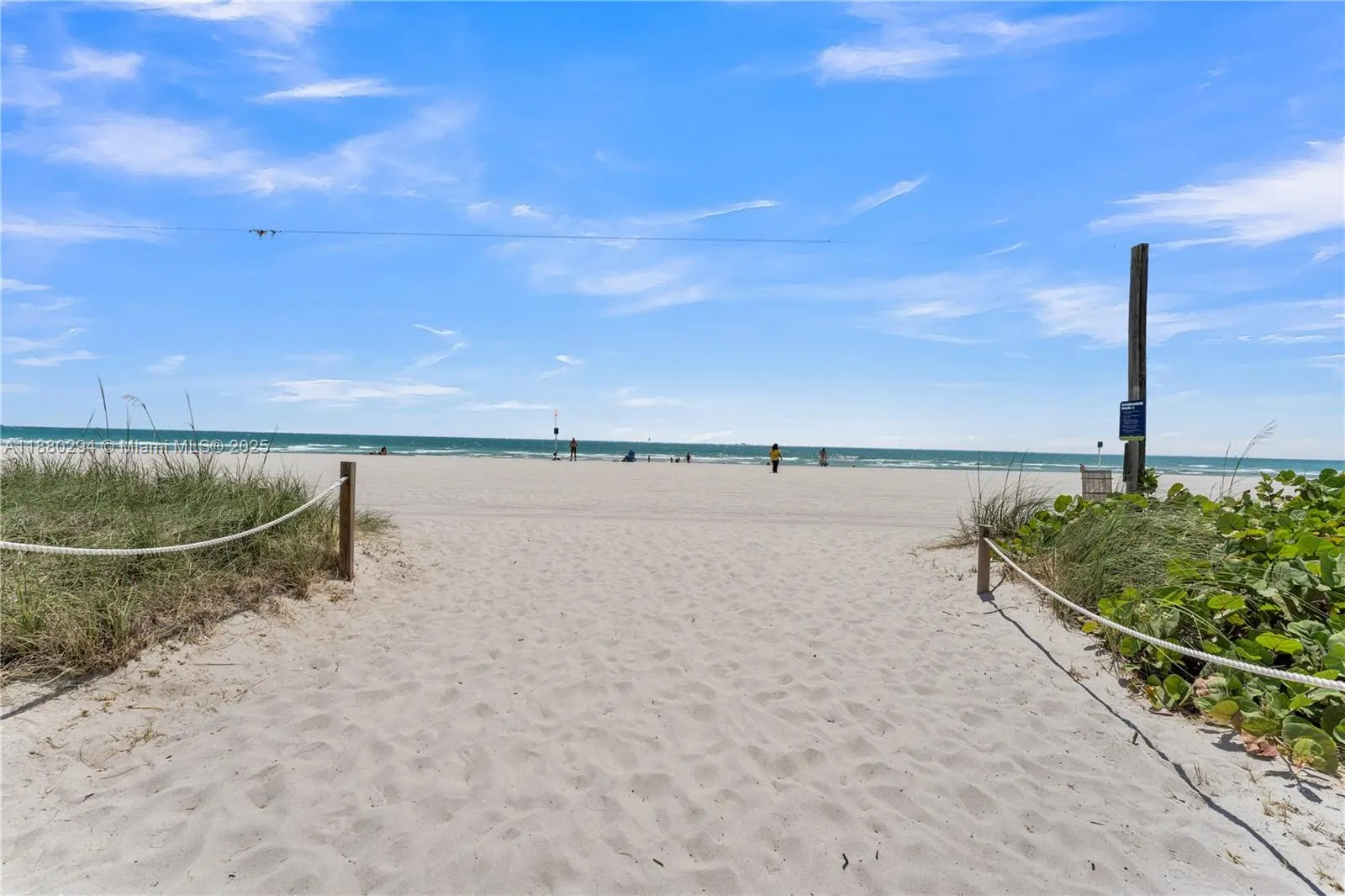 2457 Collins Ave, #201