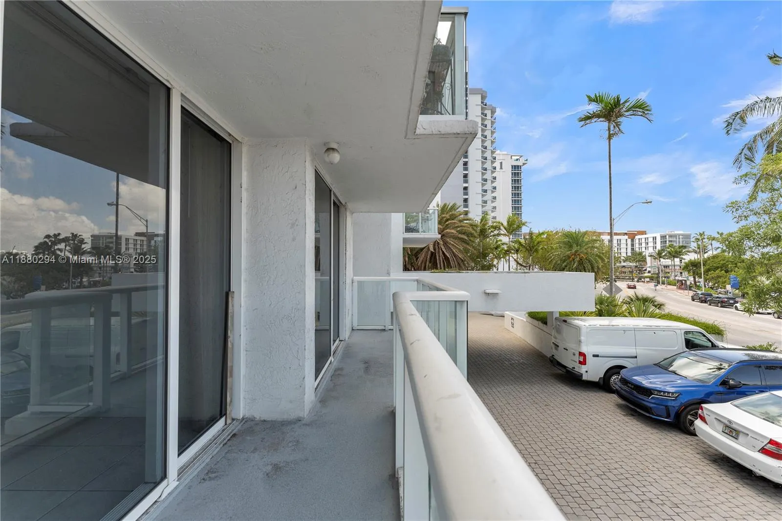 2457 Collins Ave, #201
