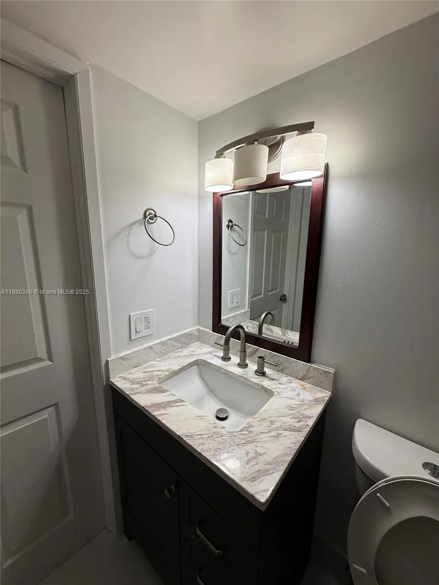 6916 NW 166th Ter, #1204