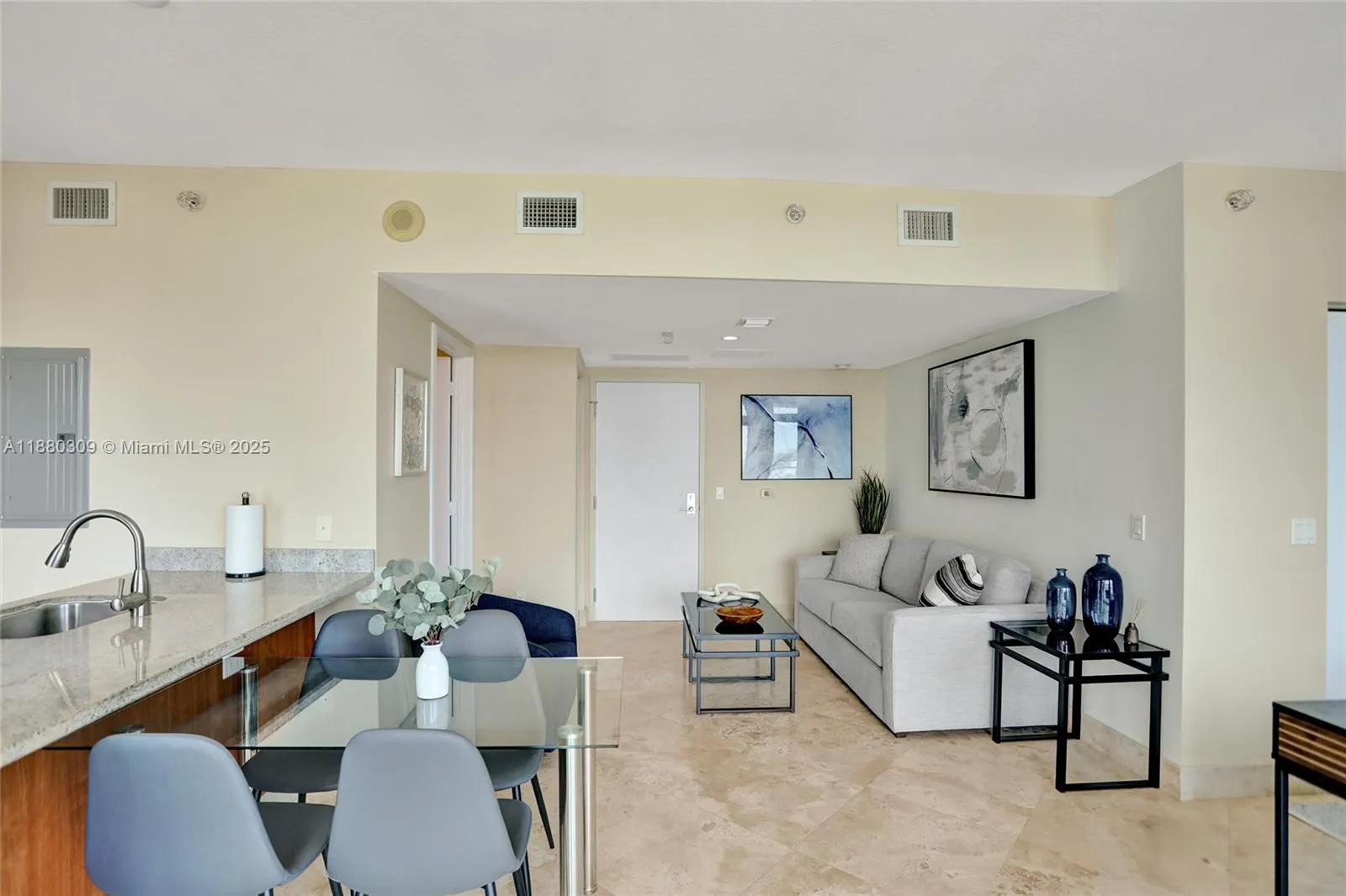 185 SW 7th St, #1600
