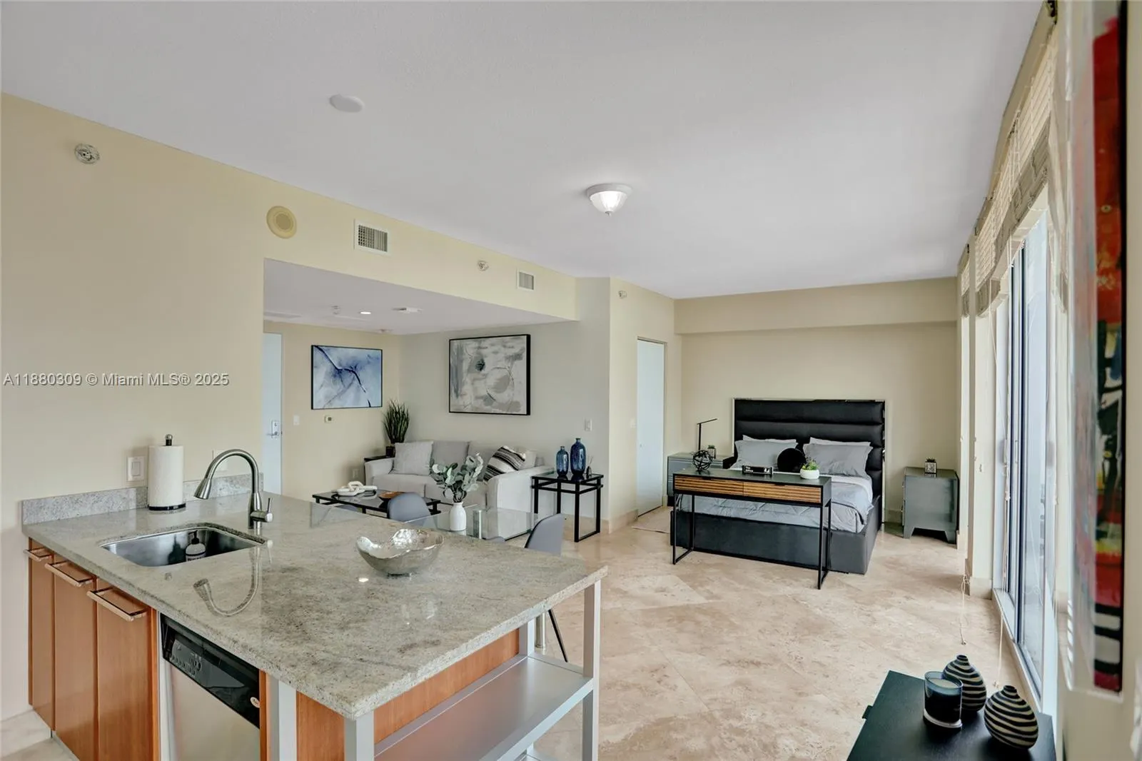 185 SW 7th St, #1600