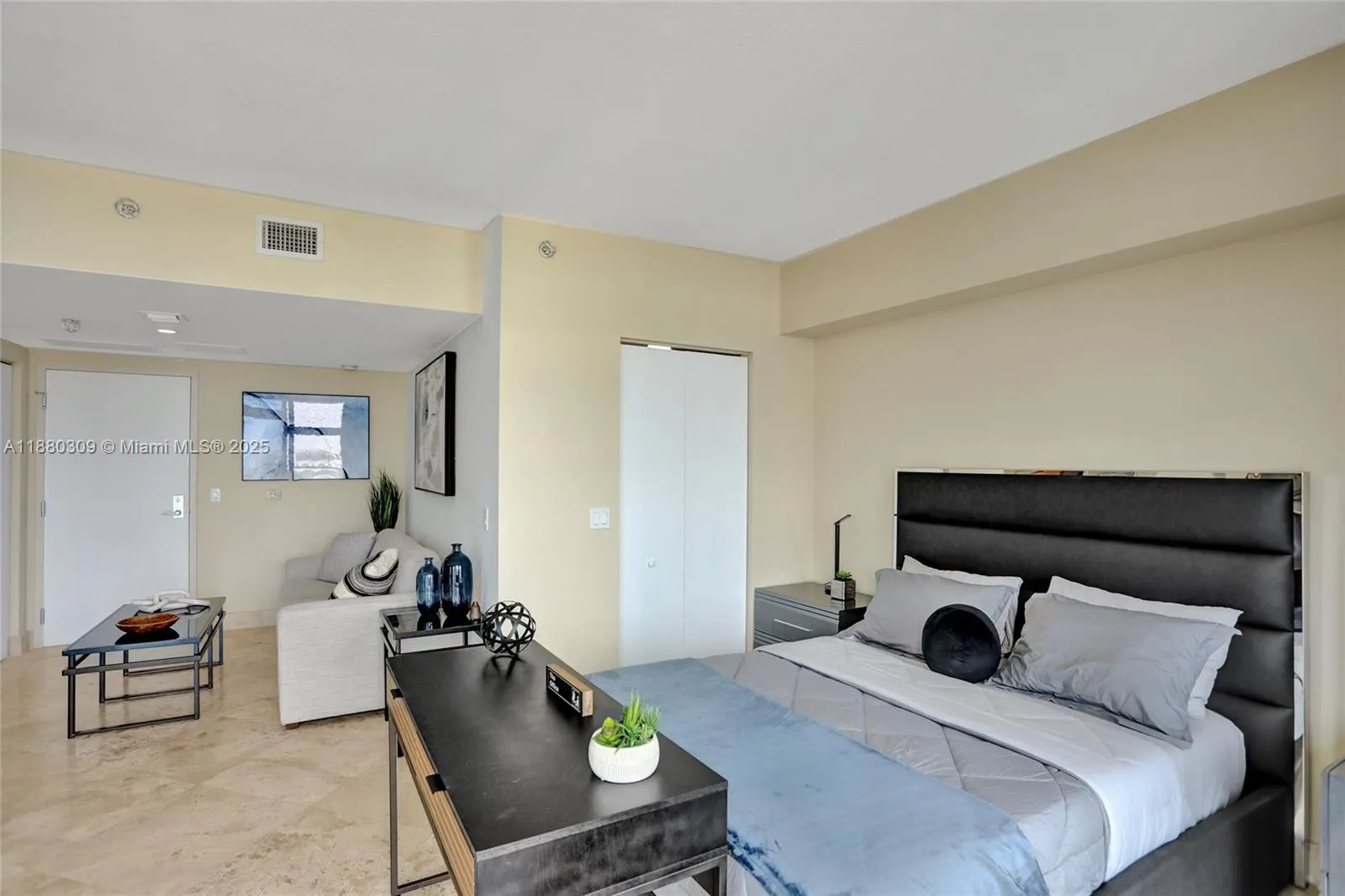 185 SW 7th St, #1600