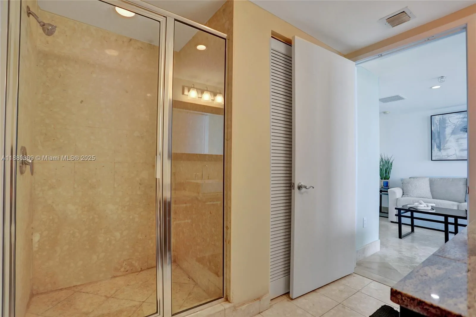 185 SW 7th St, #1600