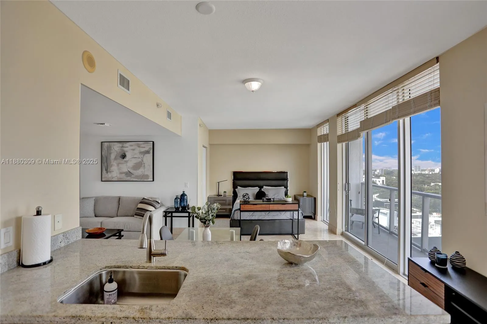 185 SW 7th St, #1600
