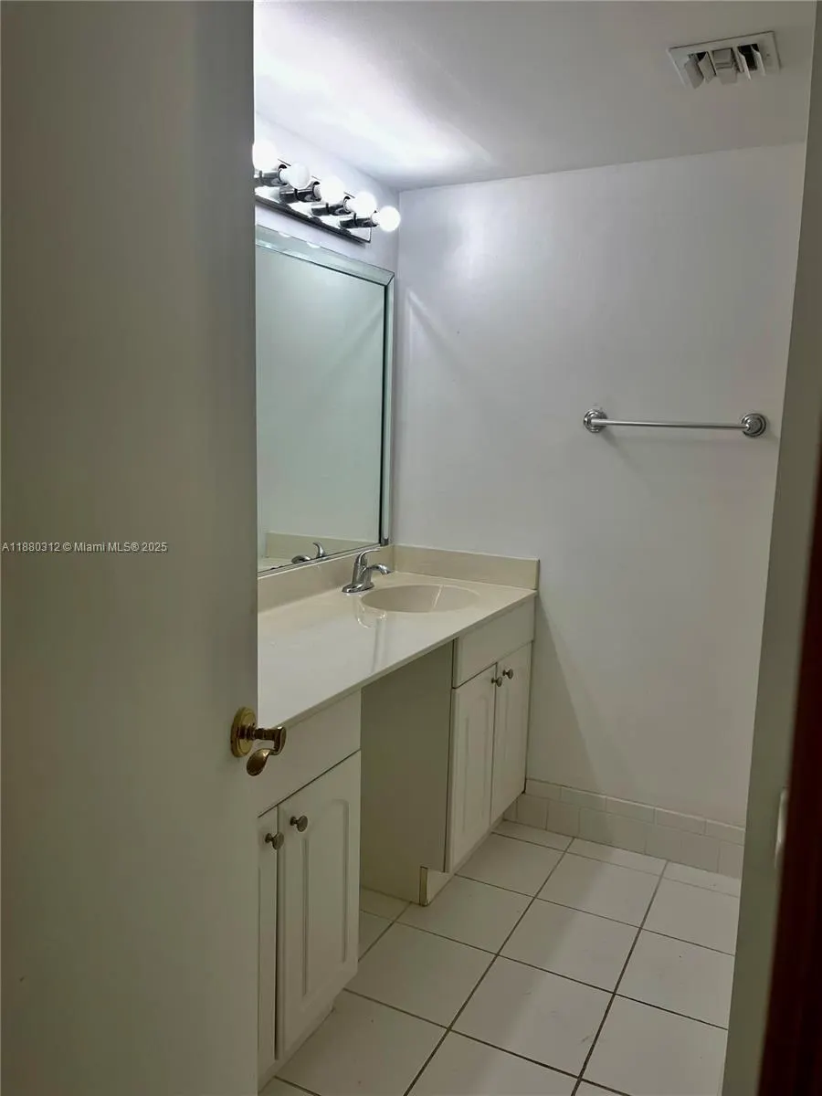 6800 Cypress Rd, #408