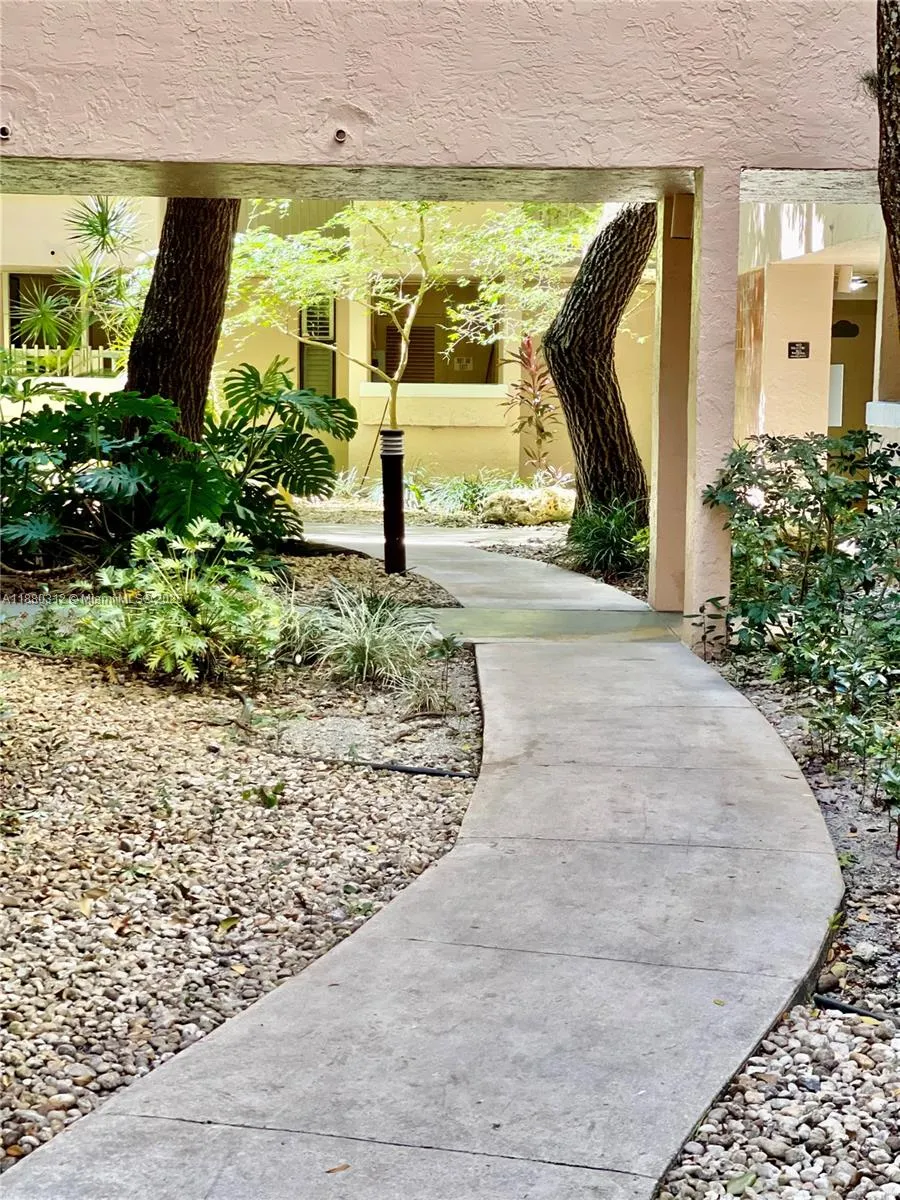 6800 Cypress Rd, #408