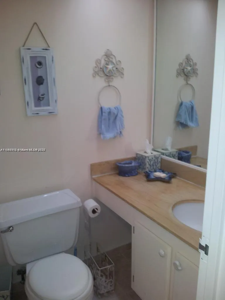 250 174th St, #706