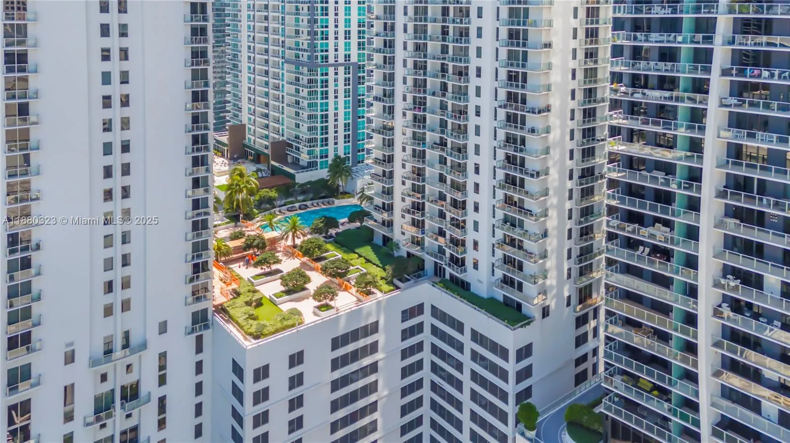 1050 Brickell Ave, #1808