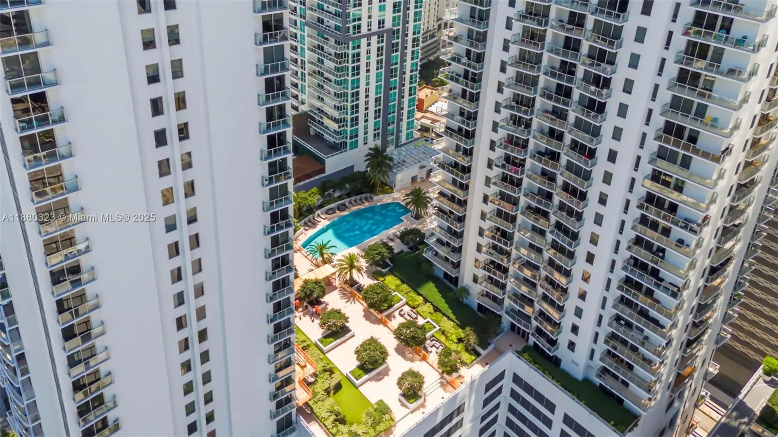 1050 Brickell Ave, #1808
