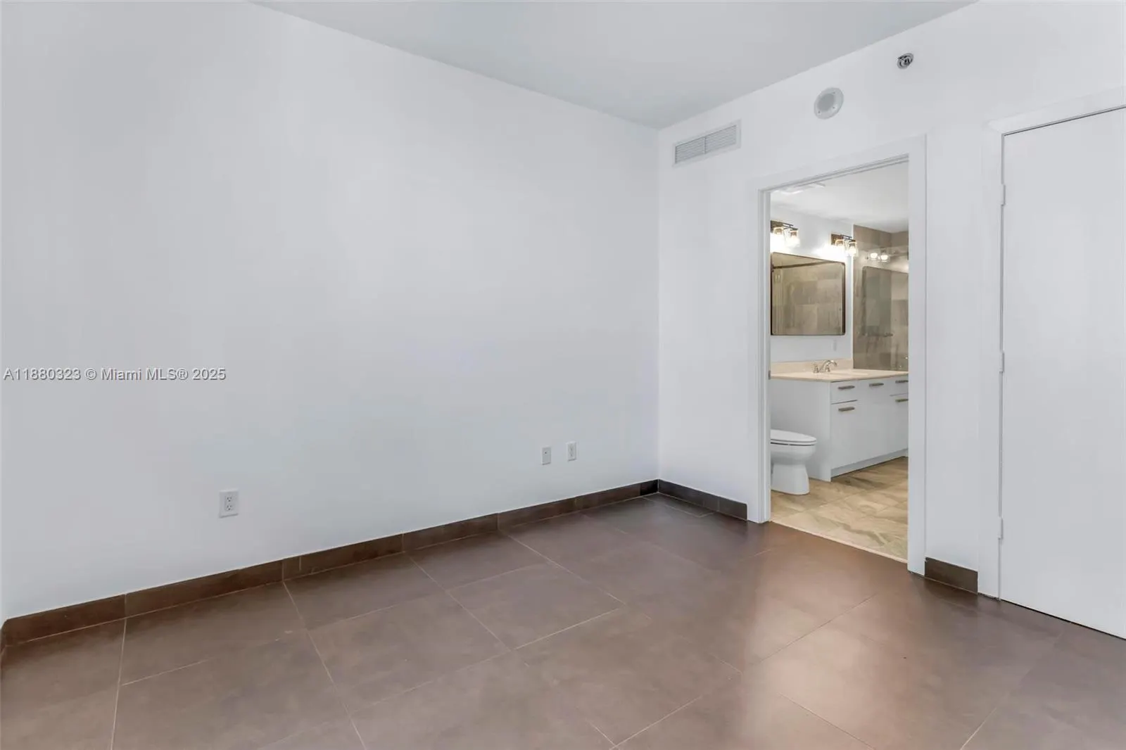 1050 Brickell Ave, #1808